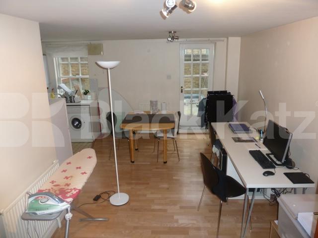 			1 Bedroom, 1 bath, 1 reception Flat			 Chapel Market, ANGEL